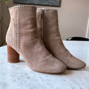 Elegant ASOS Tan Suede Ankle Boots size 9